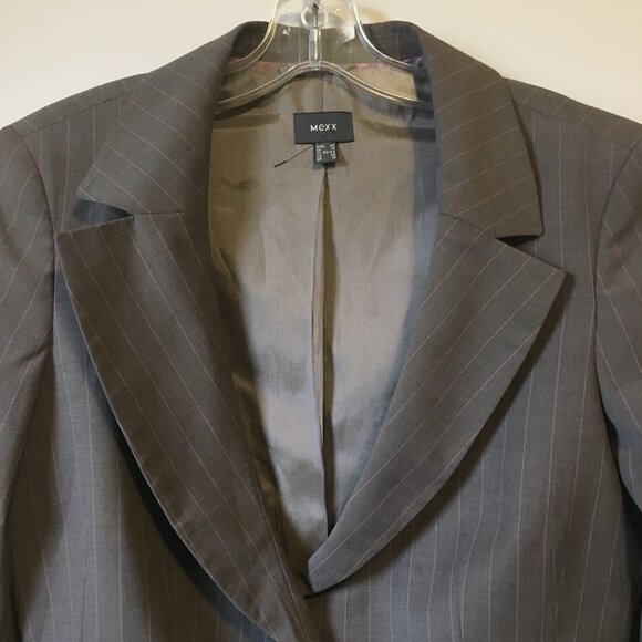 NWOT Virgin Wool Blend Grey and Pink Pinstripe Blazer - Picture 4 of 16